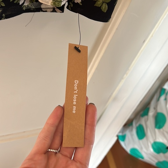 Reformation dress. Sold out pattern! - Picture 3 of 3